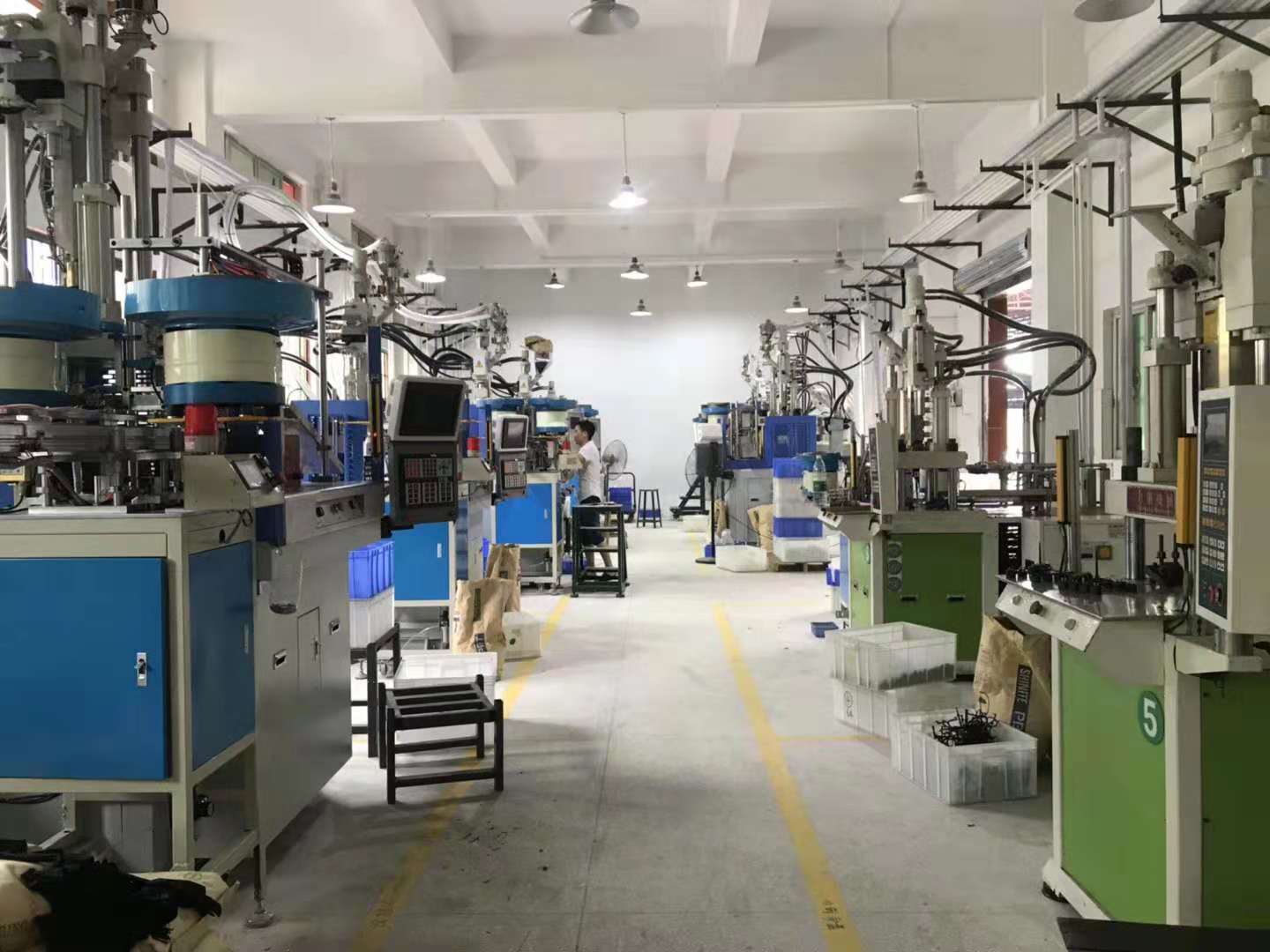 注塑机开环与闭环